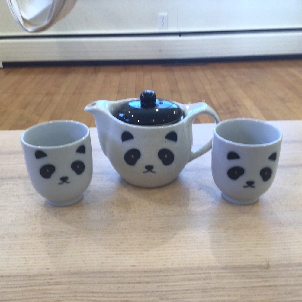 Tea set - 1 panda tea pot - 2 panda tea cups